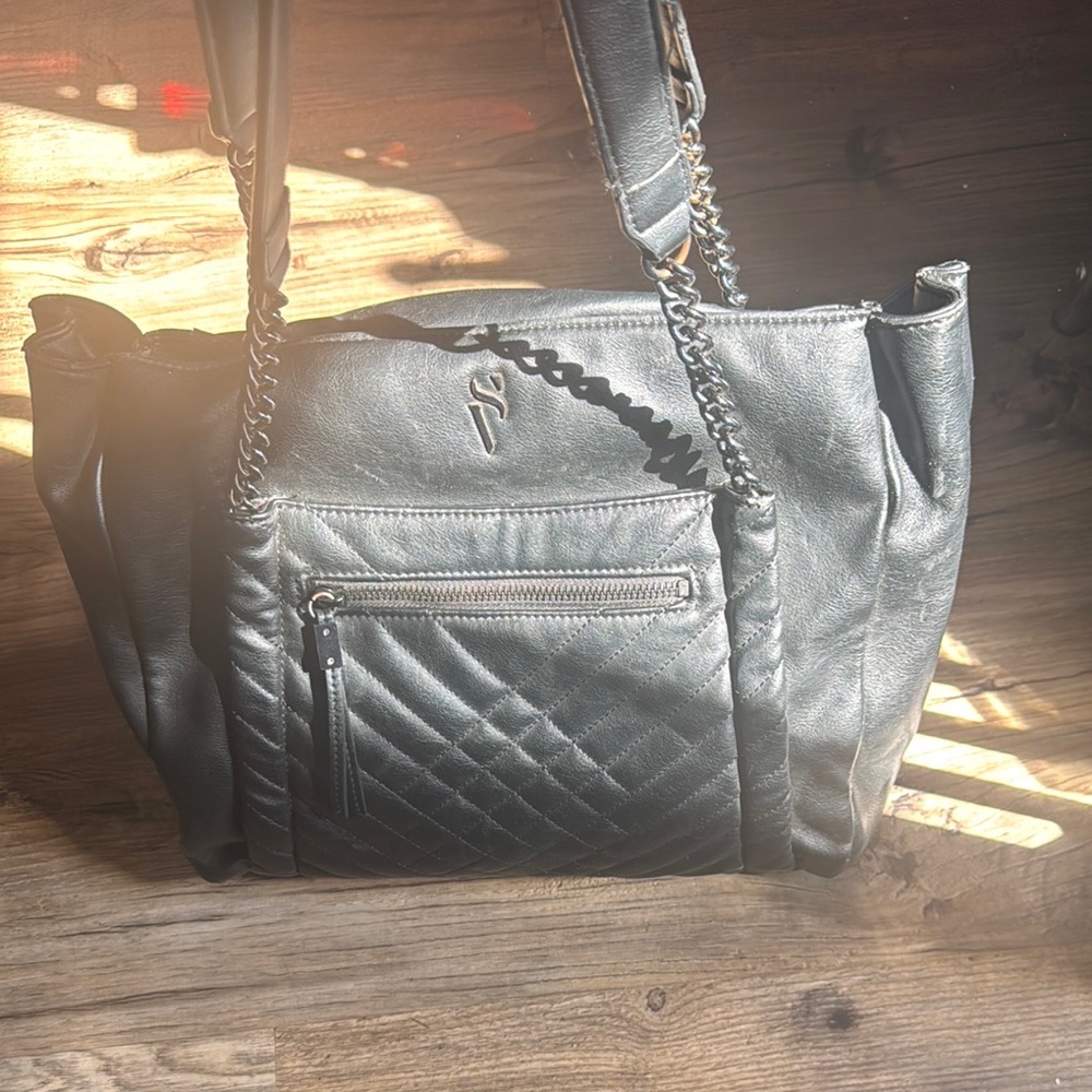 Simply Vera Black Quilted Shoulder Bag with Oversized Design with wallet